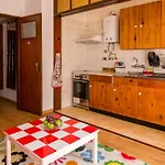 Apartment In Downtown Near Metro Station